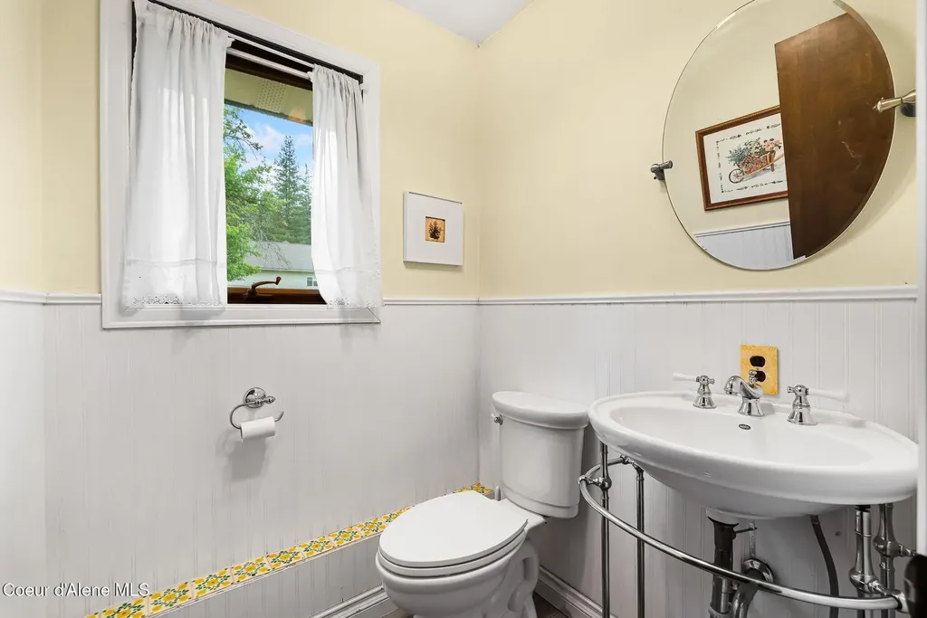 290 Syringa Heights Road Sandpoint ID 83864