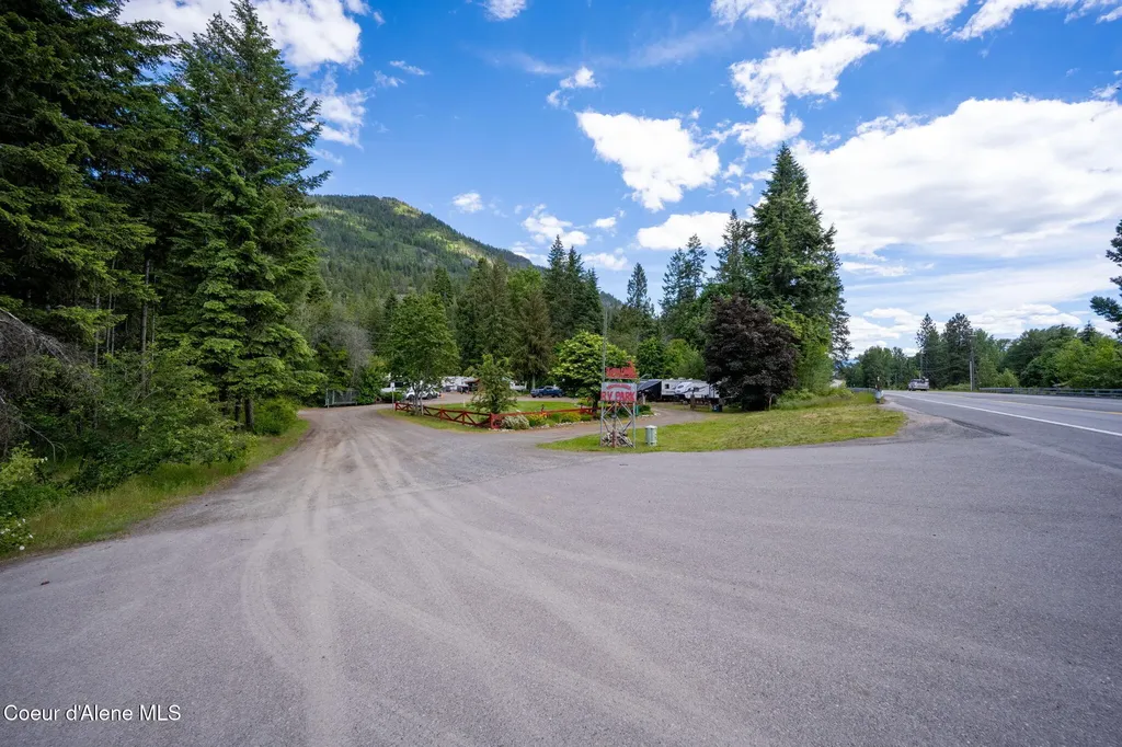 42303 Highway 200 Hope ID 83836