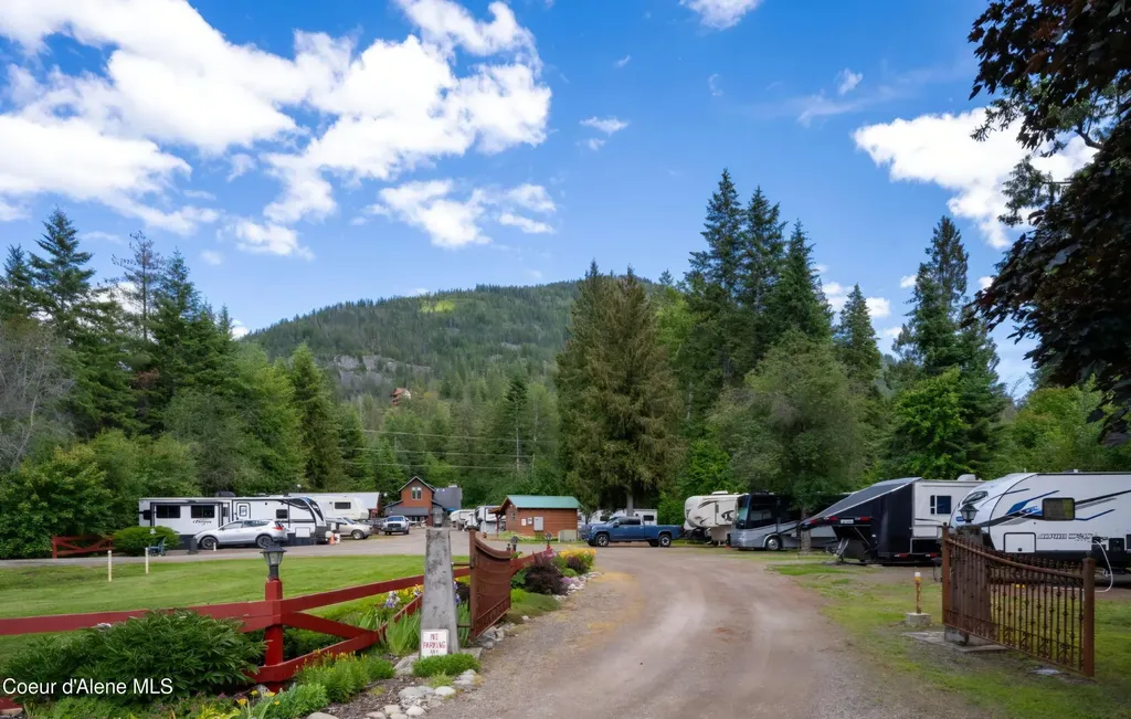 42303 Highway 200 Hope ID 83836