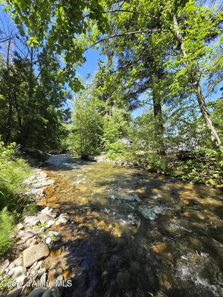 42303 Highway 200 Hope ID 83836