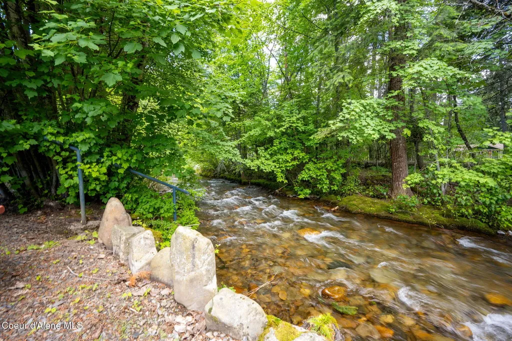 42303 Highway 200 Hope ID 83836