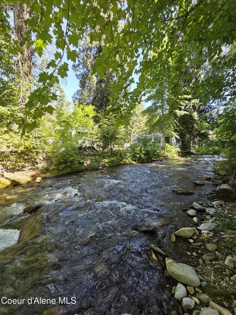42303 Highway 200 Hope ID 83836