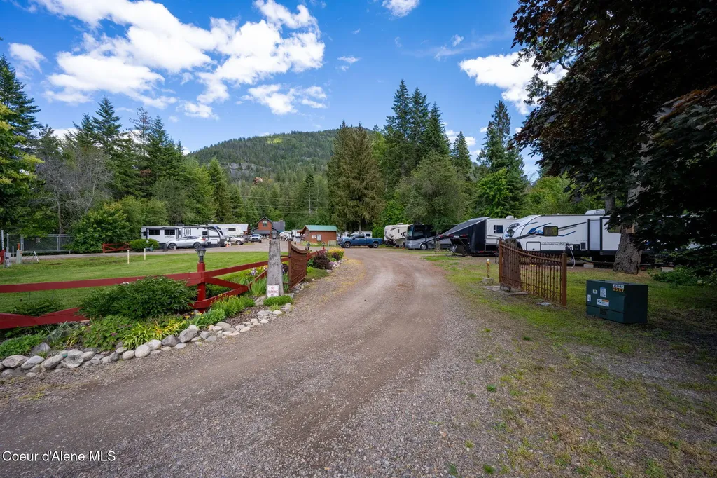42303 Highway 200 Hope ID 83836