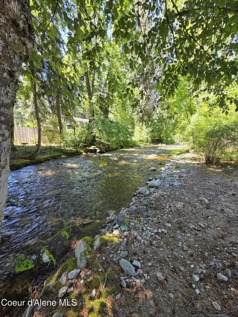 42303 Highway 200 Hope ID 83836