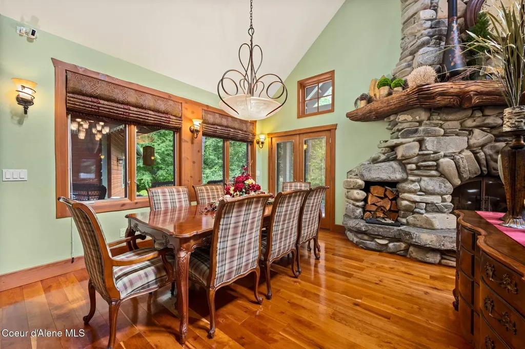 42303 Highway 200 Hope ID 83836