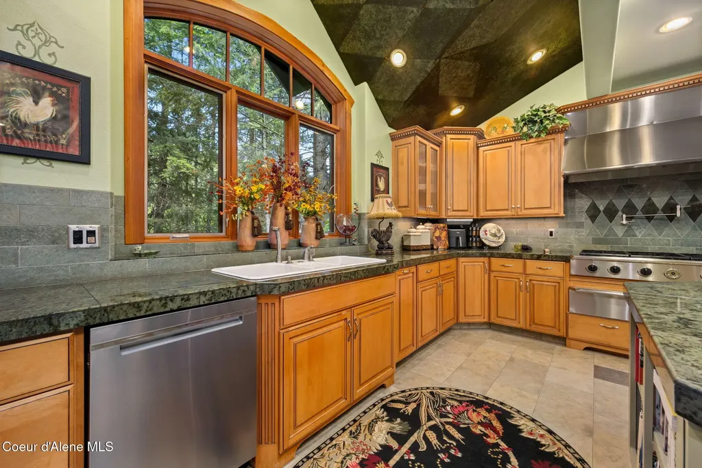 42303 Highway 200 Hope ID 83836