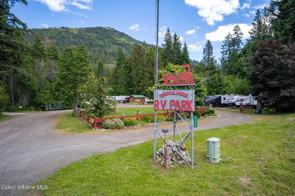 42303 Highway 200 Hope ID 83836