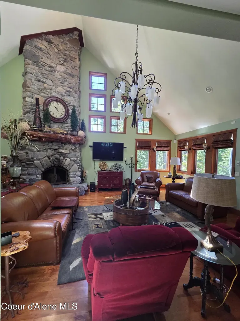 42303 Highway 200 Hope ID 83836