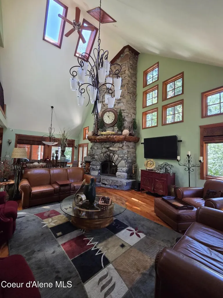 42303 Highway 200 Hope ID 83836