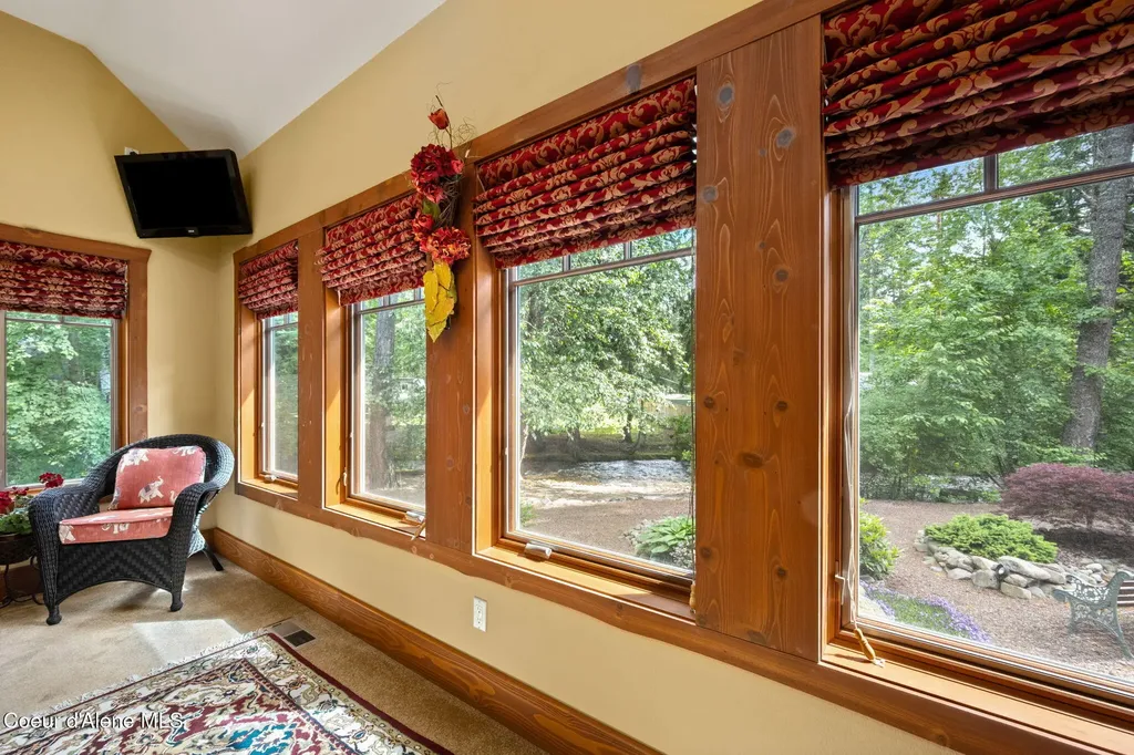 42303 Highway 200 Hope ID 83836