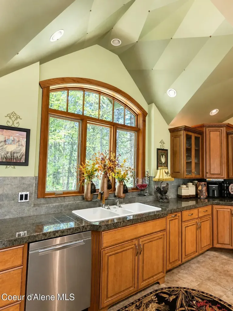 42303 Highway 200 Hope ID 83836