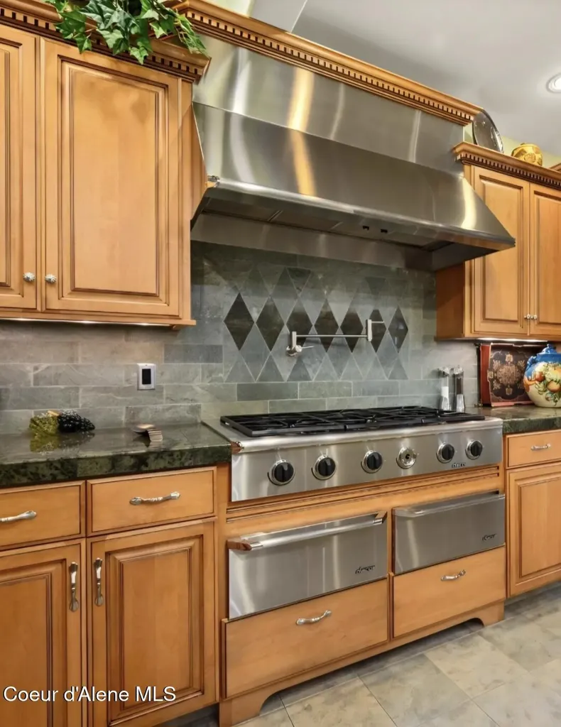 42303 Highway 200 Hope ID 83836