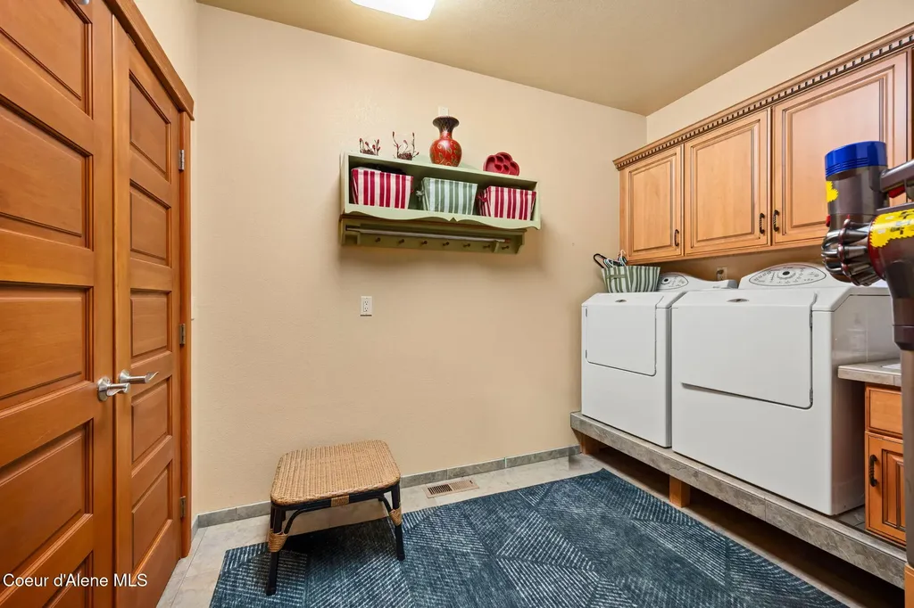 42303 Highway 200 Hope ID 83836