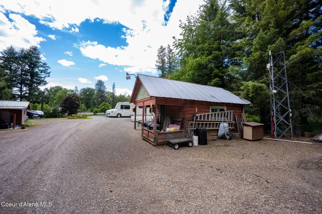 42303 Highway 200 Hope ID 83836