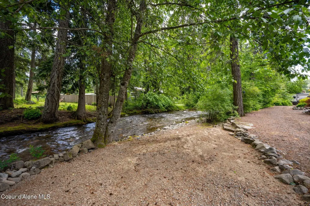42303 Highway 200 Hope ID 83836