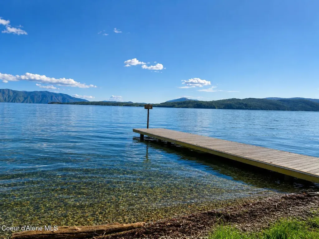 42303 Highway 200 Hope ID 83836