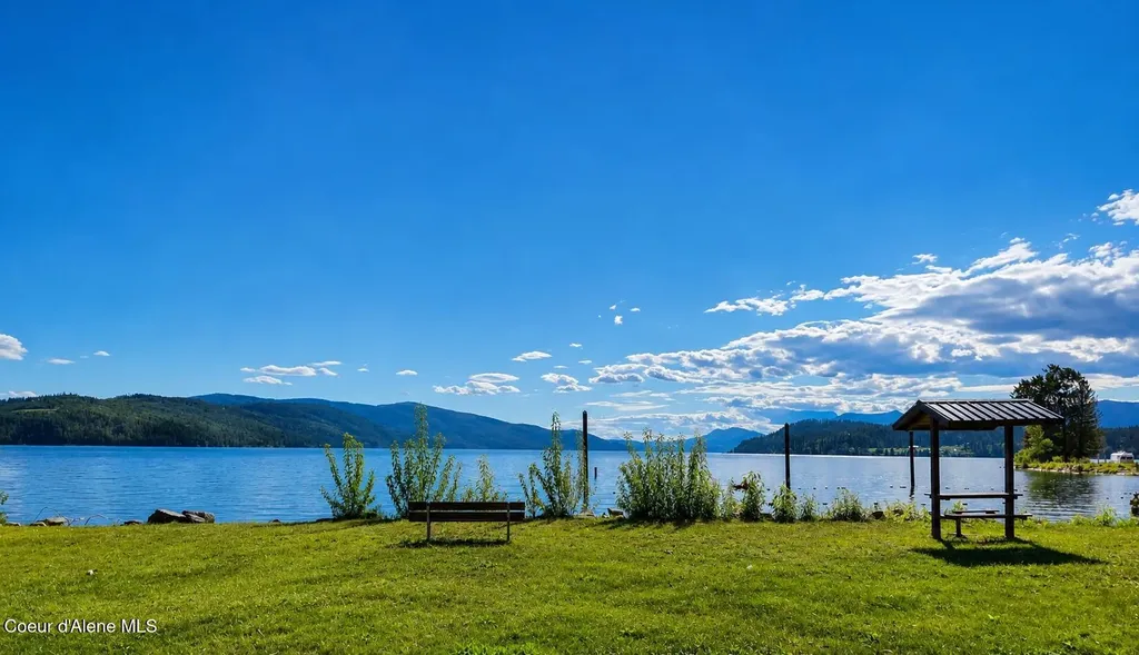 42303 Highway 200 Hope ID 83836