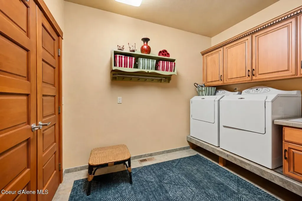 42303 Highway 200 Hope ID 83836