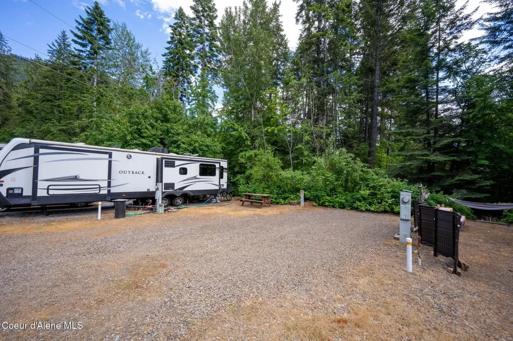 42303 Highway 200 Hope ID 83836