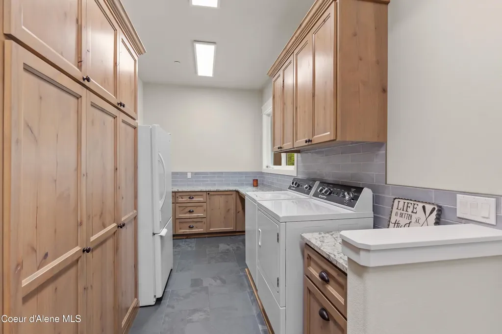 8491 N Mckinley Lane Hayden Lake ID 83835