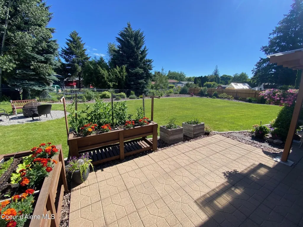 2207 W Medoc Court Hayden ID 83835