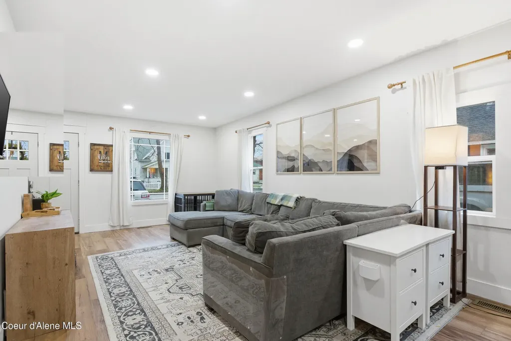 417 Pine Street Sandpoint ID 83864
