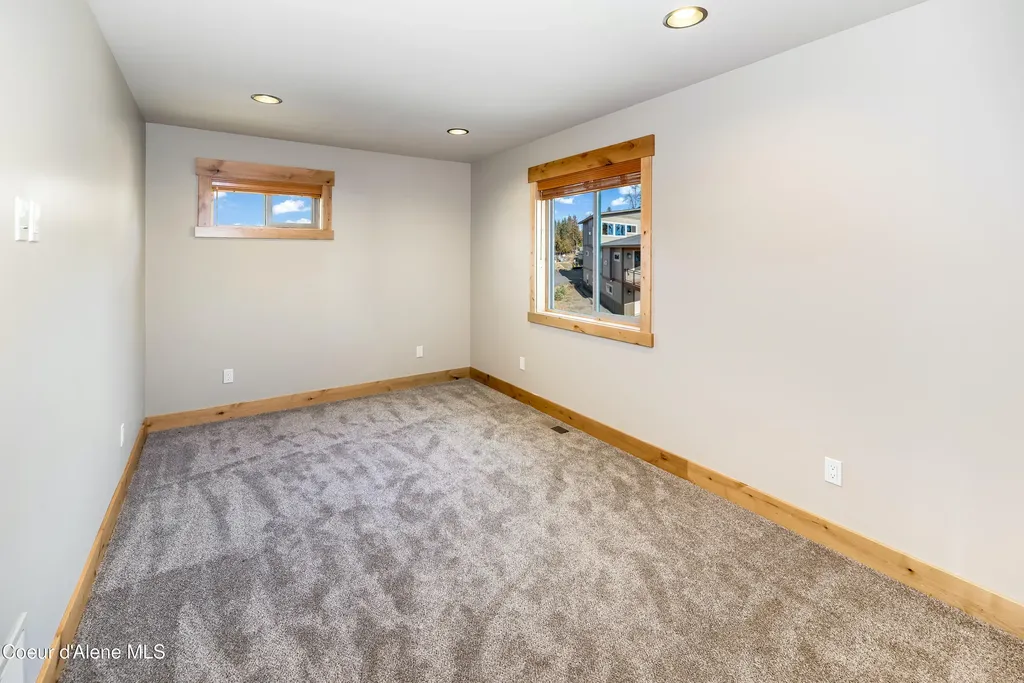 21 Fremont Lane Nordman ID 83848