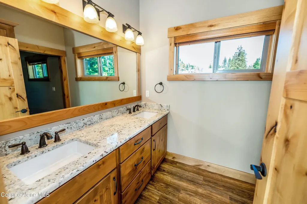 21 Fremont Lane Nordman ID 83848