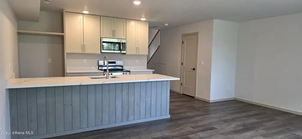 9842 N Laylin Circle Hayden ID 83835