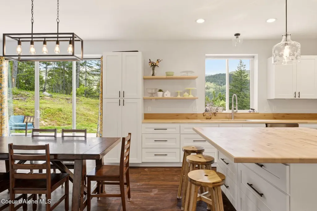 170 Michael Lane Sandpoint ID 83864