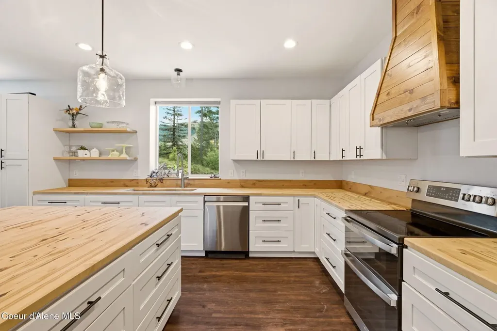170 Michael Lane Sandpoint ID 83864