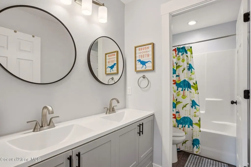 170 Michael Lane Sandpoint ID 83864
