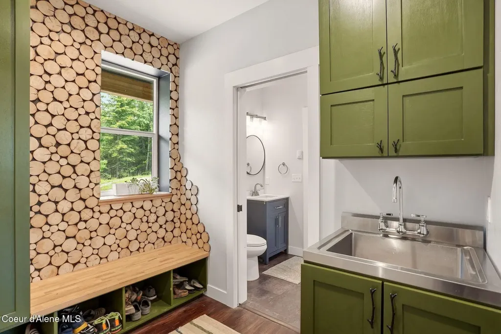 170 Michael Lane Sandpoint ID 83864