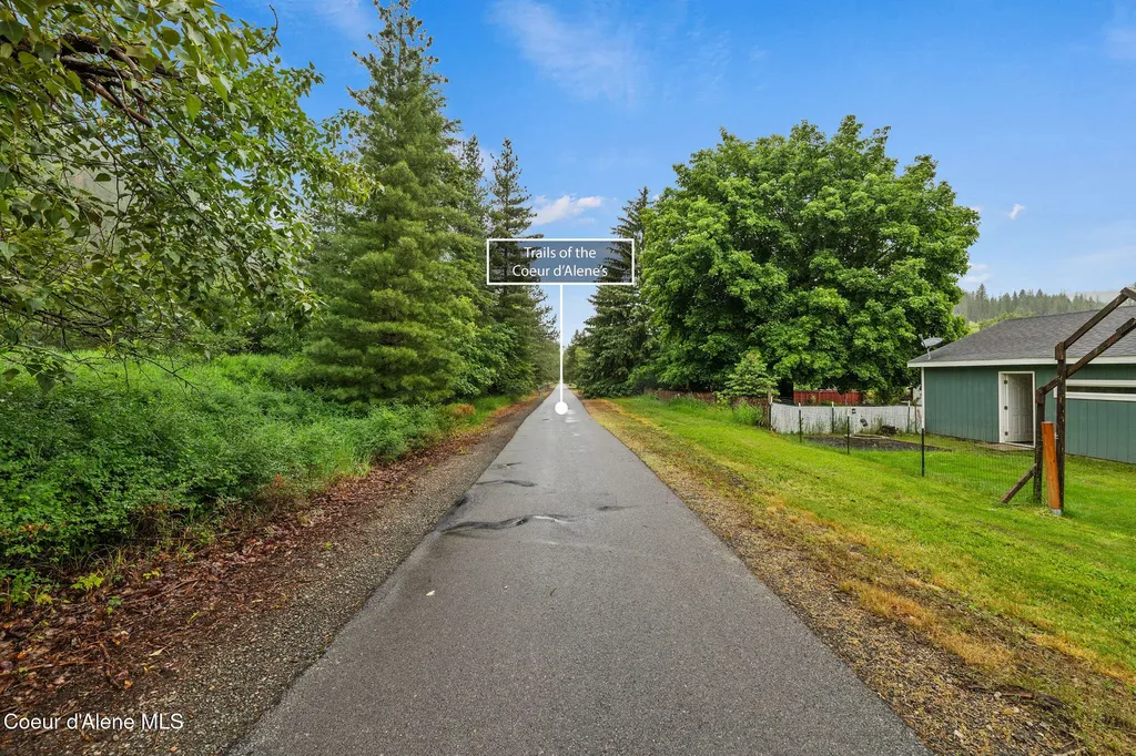 309 1/2 W Yellowstone Avenue Osburn ID 83849