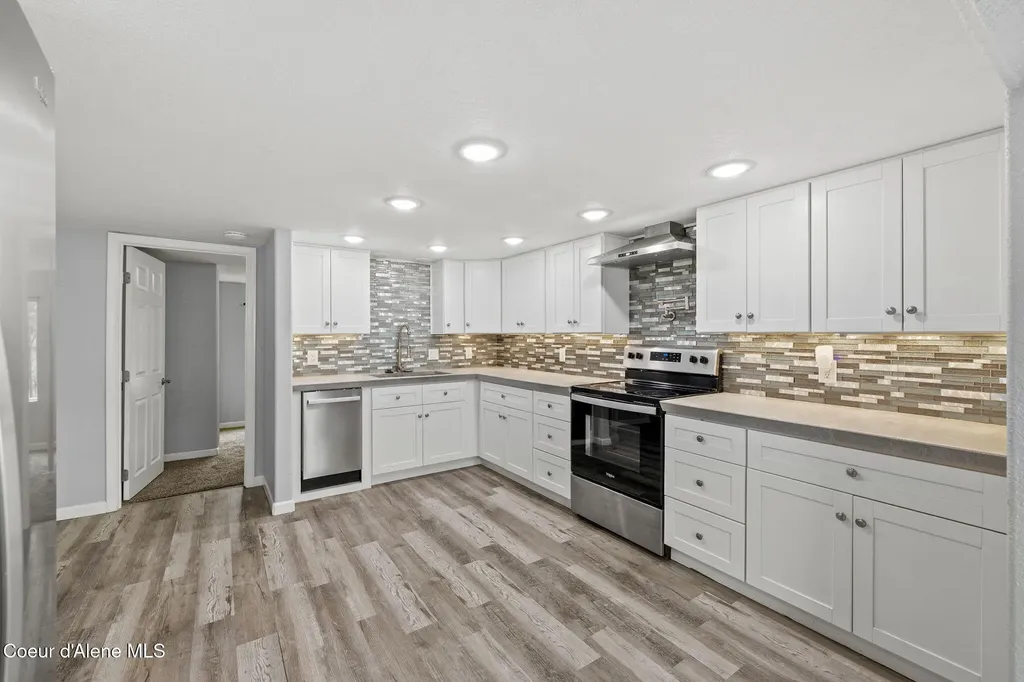 309 1/2 W Yellowstone Avenue Osburn ID 83849