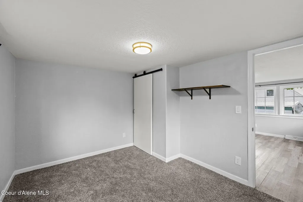 309 1/2 W Yellowstone Avenue Osburn ID 83849