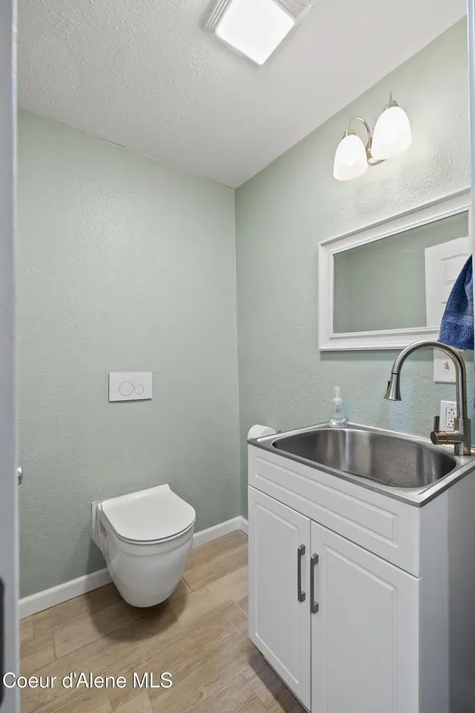 309 1/2 W Yellowstone Avenue Osburn ID 83849