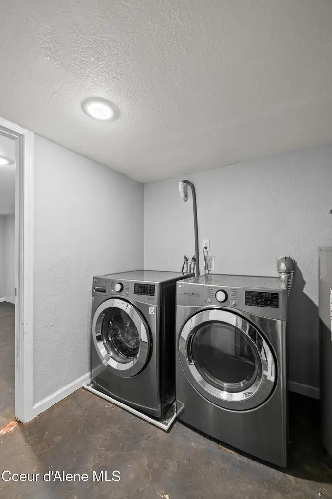309 1/2 W Yellowstone Avenue Osburn ID 83849
