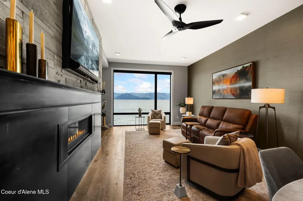 802 Sandpoint Avenue Sandpoint ID 83864