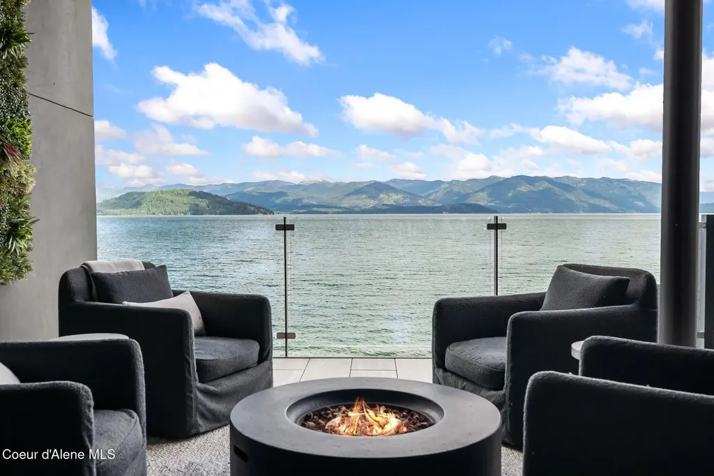 802 Sandpoint Avenue Sandpoint ID 83864