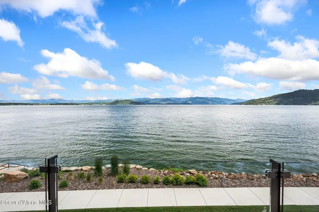 802 Sandpoint Avenue Sandpoint ID 83864