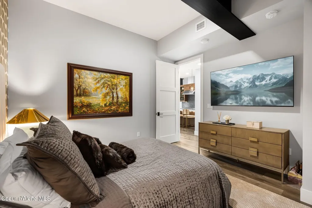 802 Sandpoint Avenue Sandpoint ID 83864