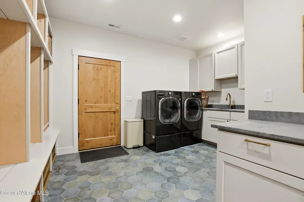 6029 E Deep Shadow Lane Hayden ID 83835