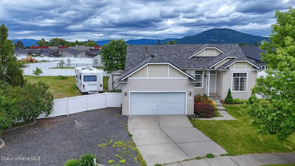 2513 W Timberlake Loop Coeur D'alene ID 83815
