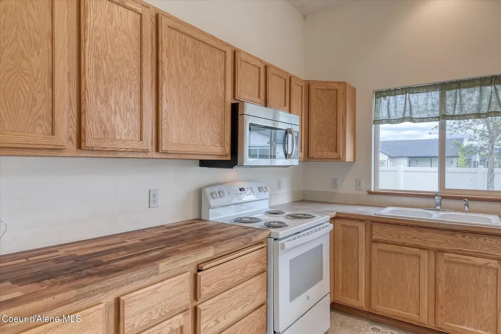 2513 W Timberlake Loop Coeur D'alene ID 83815