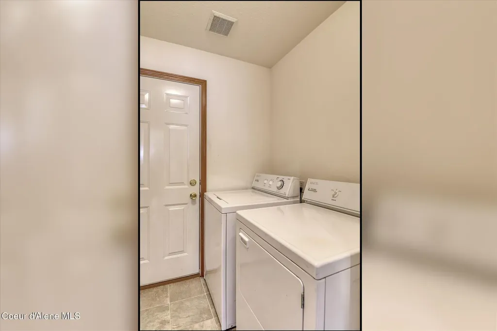 2513 W Timberlake Loop Coeur D'alene ID 83815