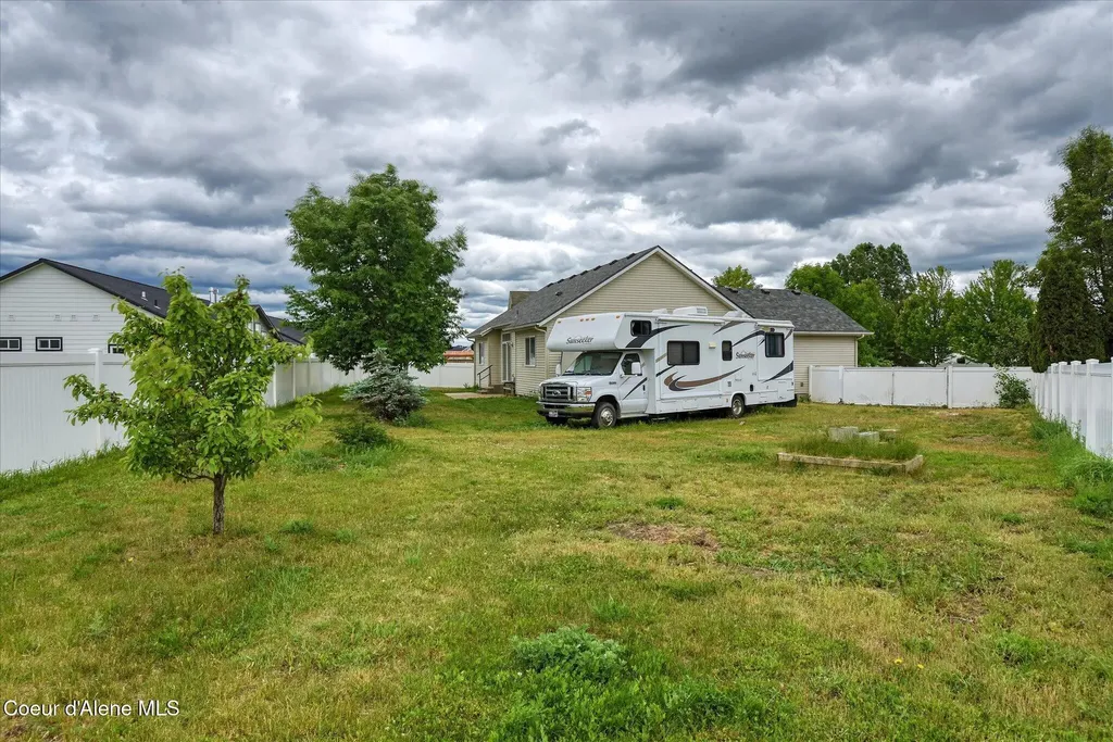 2513 W Timberlake Loop Coeur D'alene ID 83815