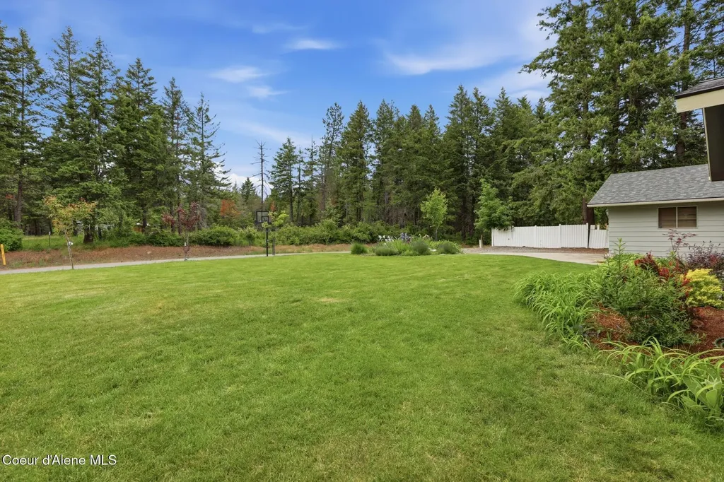 15720 N Ridgeway Lane Hayden ID 83835