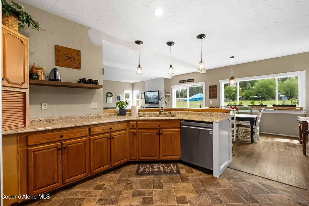 438 Davis Road Sagle ID 83860