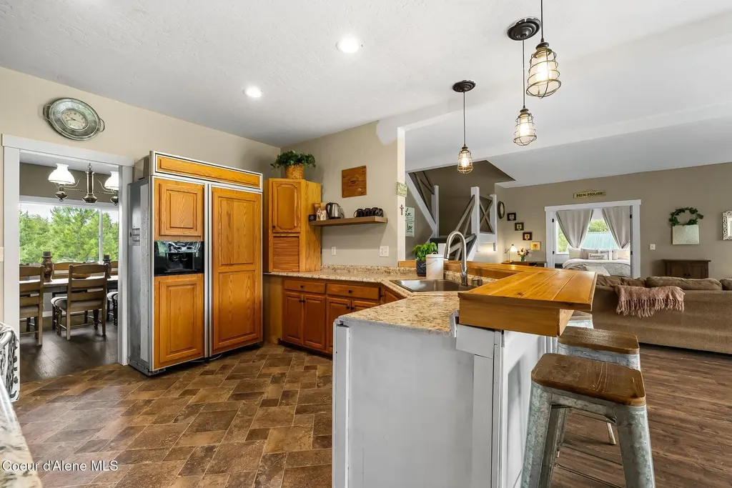 438 Davis Road Sagle ID 83860